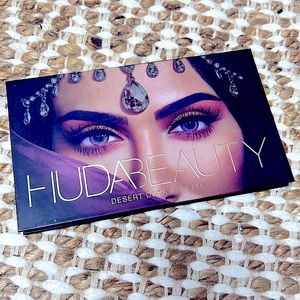 Huda Beauty Desert Dusk Palette